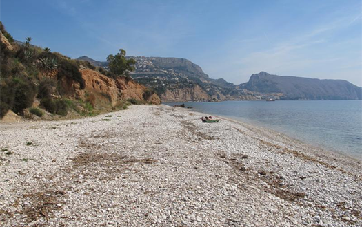 Beach Playa de la Olla located in Altea